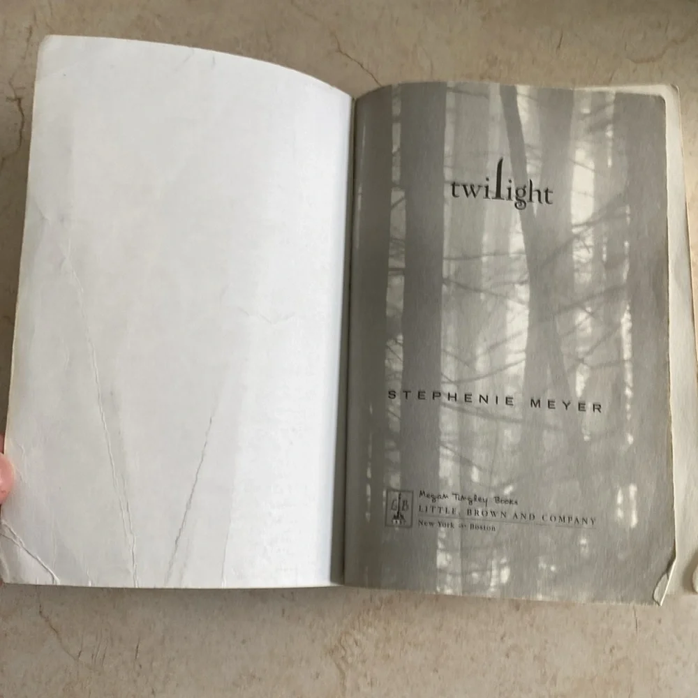 Twilight, Eclipse, Breaking Dawn - Set of 3 - Picture 7 of 13